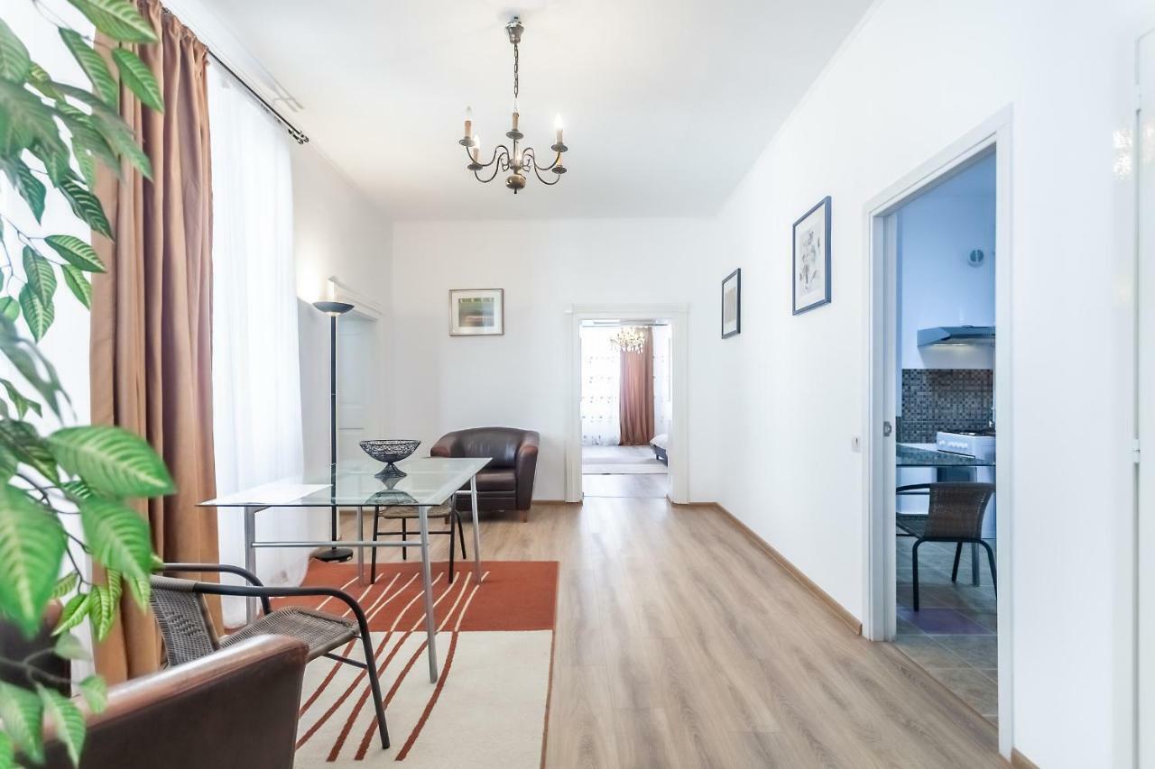 Kostas Apartments Brasov Exterior photo